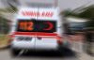 Vicdansızlar Hasta Çocuğu Almaya Giden Ambulansa Saldırdı!