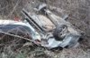 Virajı alamayan otomobil şarampole yuvarlandı