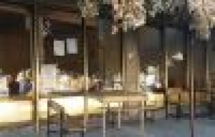 Virüsten dolayı berberler ve çay ocakları kapatıldı