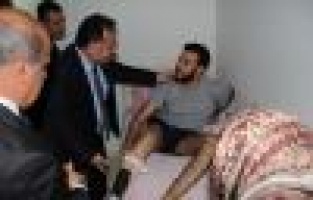 Yaralı Polise ‘Geçmiş Olsun’ Ziyareti