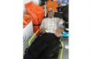 Yaşlı adamı akrep soktu