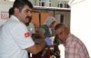 Yaşlı Kadın Elini Salça Makinesine Kaptırdı