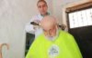 Yaşlıların bayram tıraşı belediyeden