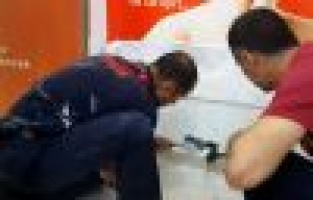 Yavru kedi duvar kırılarak kurtarıldı