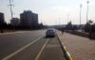 Yeni Yapılan Bisiklet Yolu, Araç Parklarından Kullanılamıyor