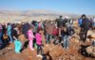 Yetim Çocuklar Fidan Dikti