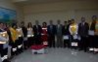 YILIN BAŞARILI 112 SAĞLIK ÇALIŞANLARINA BELGE