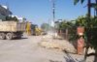 Yıpranan kaldırım taşları yenileniyor