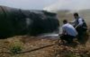 Yol Kenarında Bulunan Petrol Tankı Alev Aldı