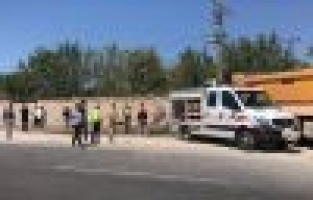 Yolcu minibüsü ile kamyon çarpıştı: 1 ölü, 19 yaralı