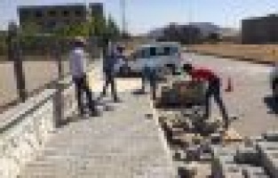 Yunus Emre Mahallesi’nde kaldırım çalışması