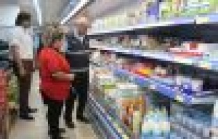 Zabıta ekipleri marketleri denetledi