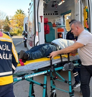 Yolcu minibüsü ile otomobil çarpıştı: 5 yaralı