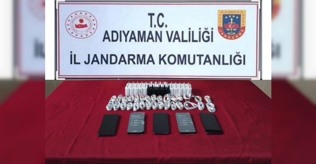 Jandarma kaçak telefon ele geçirdi