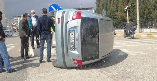 Kontrolden çıkan otomobil takla attı