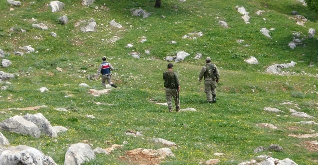 Yaşlı kadın dağ taş her yerde aranıyor