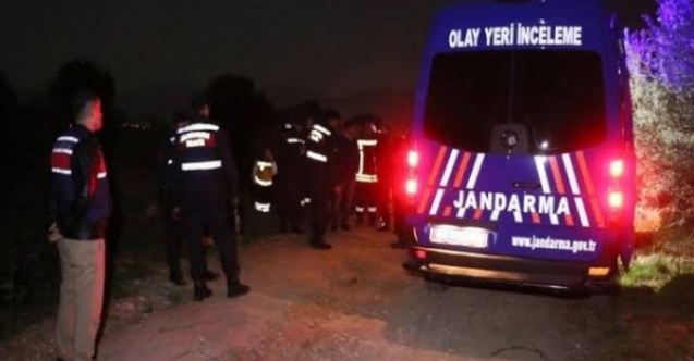 Traktör pulluğuna ceset takıldı