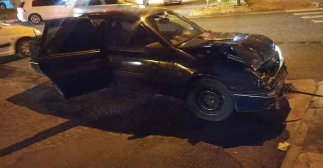 İki otomobil çarpıştı: 5 yaralı