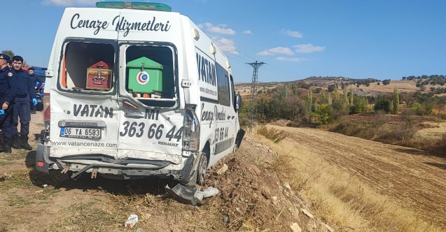 Cenaze Aracını Cenazeyle Birlikte Çaldı