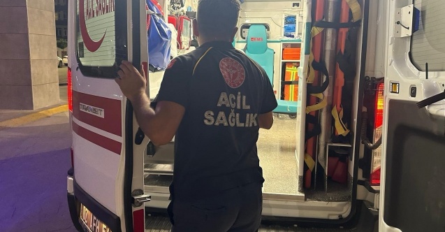 Kar temizlemek isteyen vatandaş çatıdan düştü