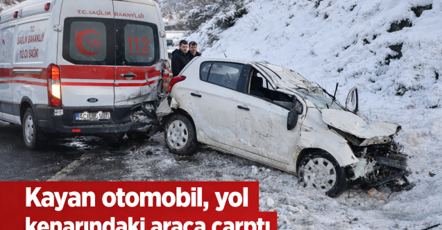 Kayan otomobil, yol kenarındaki araca çarptı