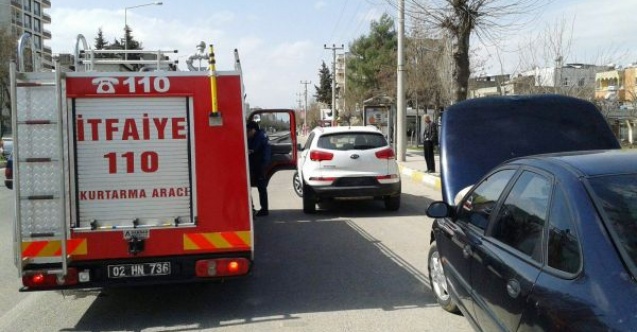 4 Otomobil Çarpıştı