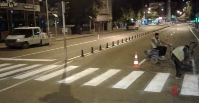 Adıyaman Belediyesi yaya geçidi çizgilerini yeniledi