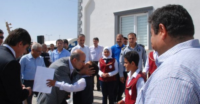 Adıyaman Çadır Kentte Duygusal Vedalaşma