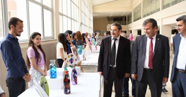 Adıyaman Üniversitesinde kolaj ve seramik sergisi