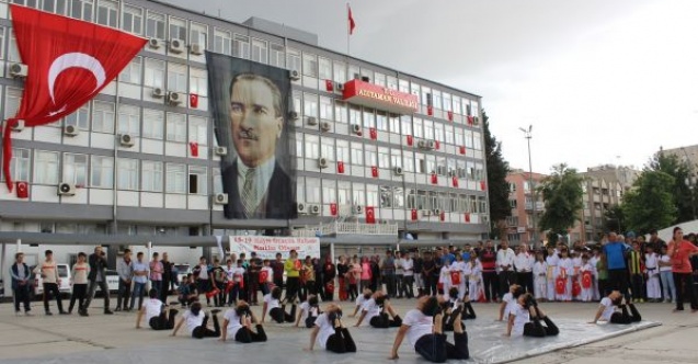 Adıyamanda 19 Mayıs kutlamalarına yağmur engeli