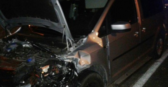 Adıyamanda 2 Otomobil Çarpıştı: 2 Yaralı