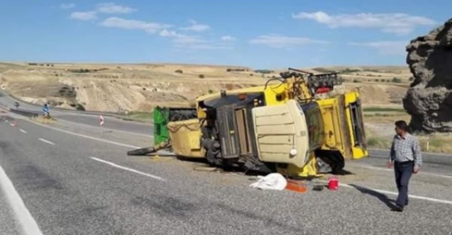 Adıyamanda biçerdöver devrildi