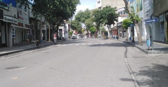 Adıyamanda cadde ve sokaklar boş kaldı