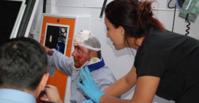 Adıyamanda İki Otomobil Çarpıştı: 3 Yaralı