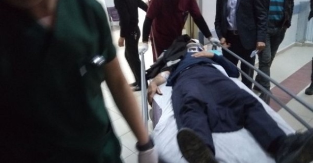 Adıyamanda iki otomobil çarpıştı: 3 yaralı