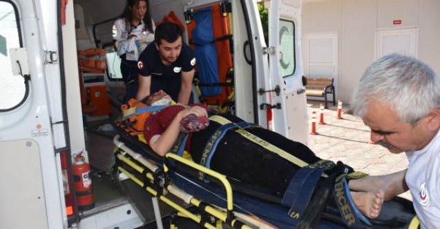 Adıyamanda otomobil şarampole yuvarlandı: 5 yaralı