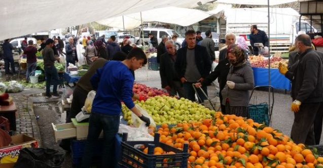 Adıyamanda pazarlarda insan yoğunluğu