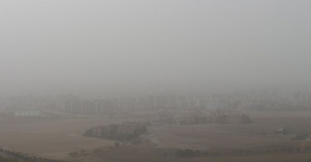 Adıyamanı toz bulutu kapladı