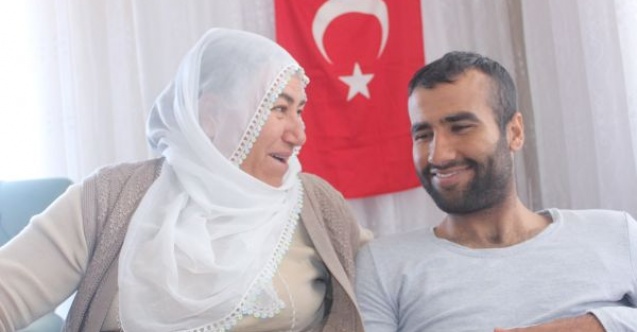 Afrinde yaralanan asker baba ocağına getirildi