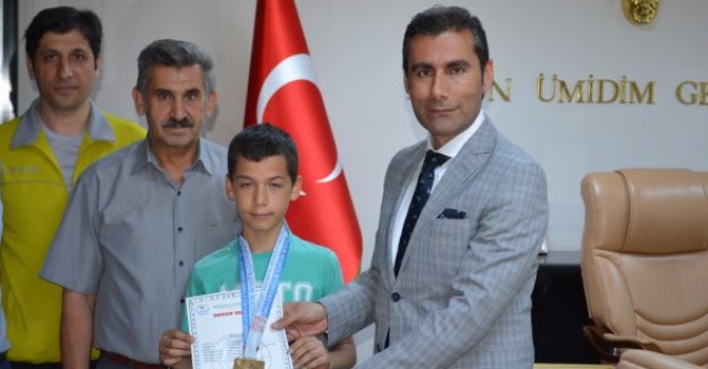 Ahmet Muhammed atıcılıkta Türkiye rekoru kırdı