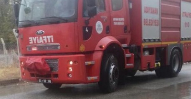 Alev alan elektrik kabloları paniğe neden oldu