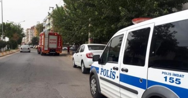 Alev alan elektrik kablolarını itfaiye ekipleri söndürdü