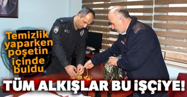 Altın kalpli temizlik işçisi bulduğu takıları sahibine teslim etti