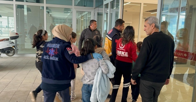 Yedikleri şekerden zehirlenen 15 öğrenci hastaneye kaldırıldı