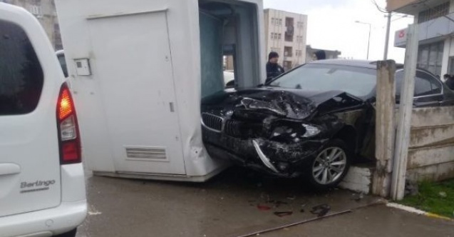 Araçlar bir birine girdi
