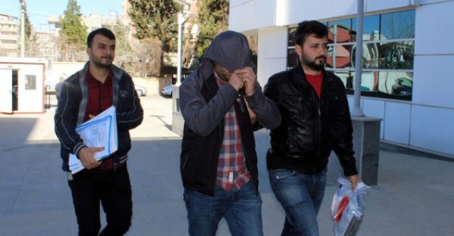 Araçlardan Çanta Çalan Hırsızlar Yakalandı