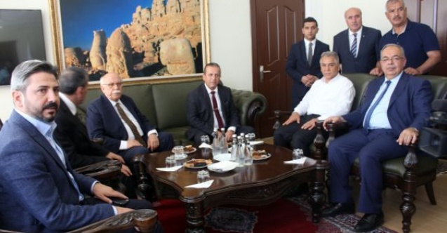 Bakan Avcı, Adıyaman Valiliği ve Belediyesini ziyaret etti