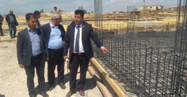 Başkan Çakmak, Hükumet lüks mezarlar inşa ediyor