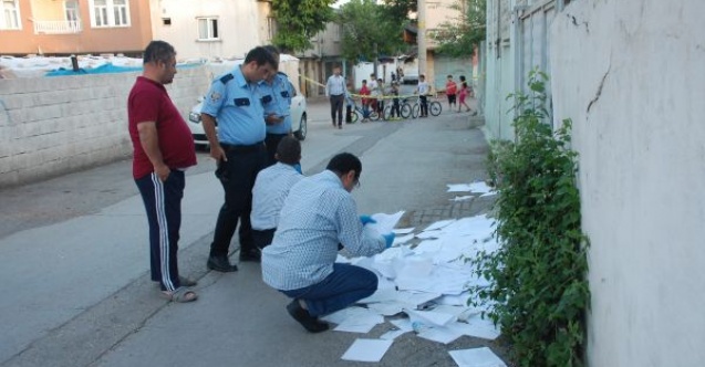 Bu Resmi Evrakların Sokak Ortasında Ne İşi Var