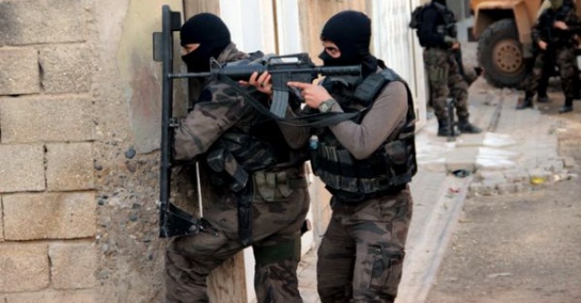 Çatışma bölgesine gidecek 4 şahıs operasyonla yakalandı